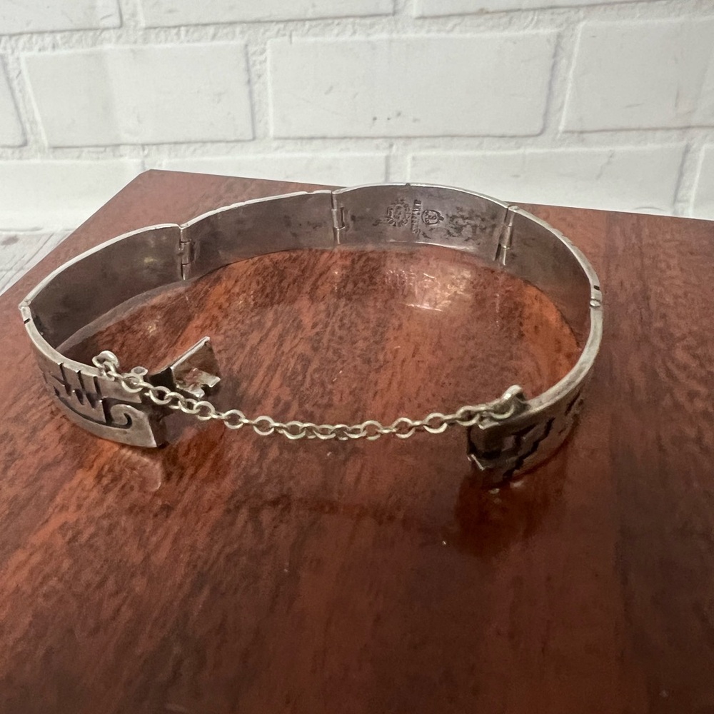 Silver Geometric Pattern Bracelet - image 4